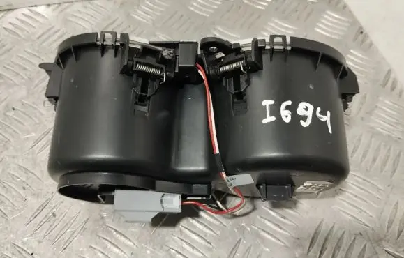 Cup holder front