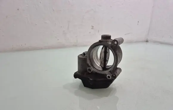 Volkswagen Golf V Electric throttle body valve A2C53090242