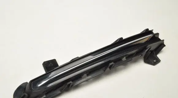 Volvo V40 Front bumper lower grill 31347043