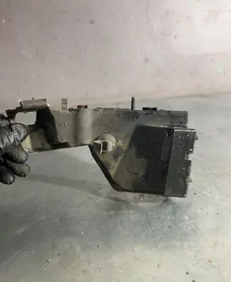 Audi Q5 SQ5 Front bumper mounting bracket 8R0807283C