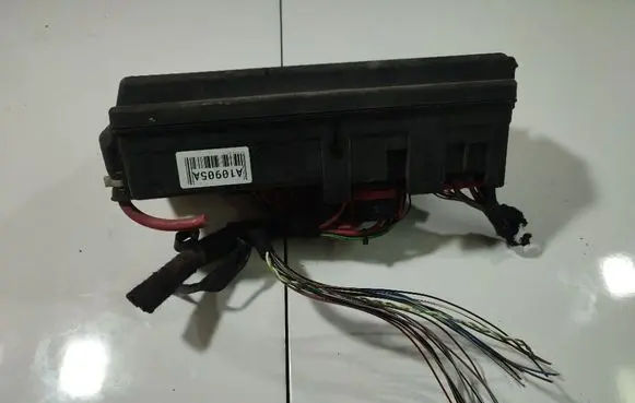 Opel Signum Fuse box set 13190370