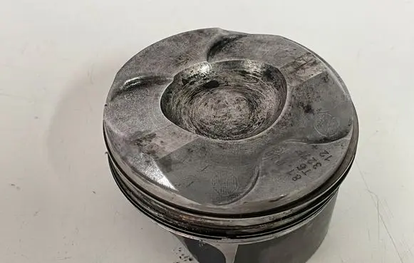 BMW 3 E90 E91 Piston 7558066