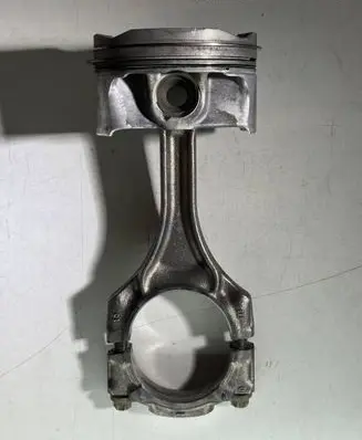 BMW M5 F90 Piston with connecting rod 8747752 7852246