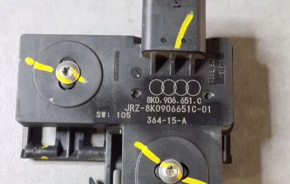 Volkswagen Golf VII Fuel level sensor 8K0906651C