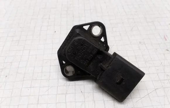 Volkswagen PASSAT B5.5 Air pressure sensor 0281002177 038906051