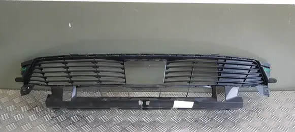 Peugeot 5008 II Front bumper lower grill 9836768377 C8597