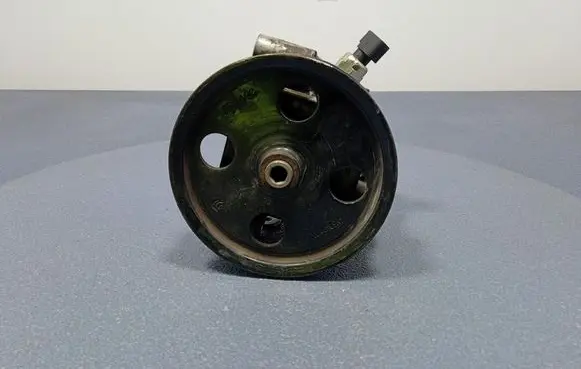Ford Focus C-MAX Power steering pump 4M51-3A696-AD