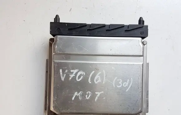 Volvo V70 Engine control unit/module 1039S00000 0281011078