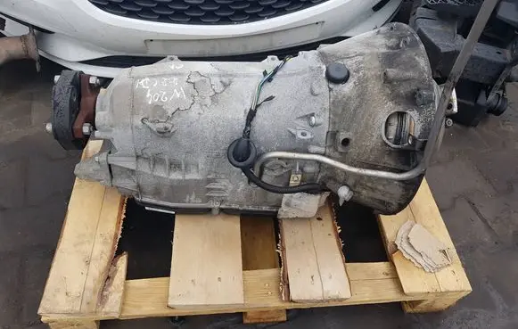 Mercedes-Benz C W204 Automatic gearbox 2042707300IAUTOPI 2042707300