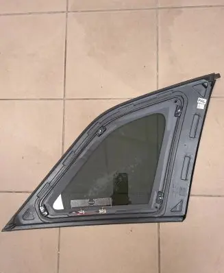 Opel Antara Rear side window P96660068