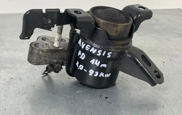 Toyota Avensis T270 Engine mount bracket