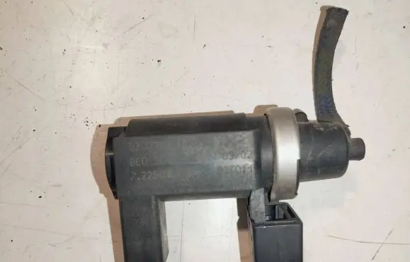 Audi A4 S4 B6 8E 8H Turbo solenoid valve 8E0906628 02T014 72290333