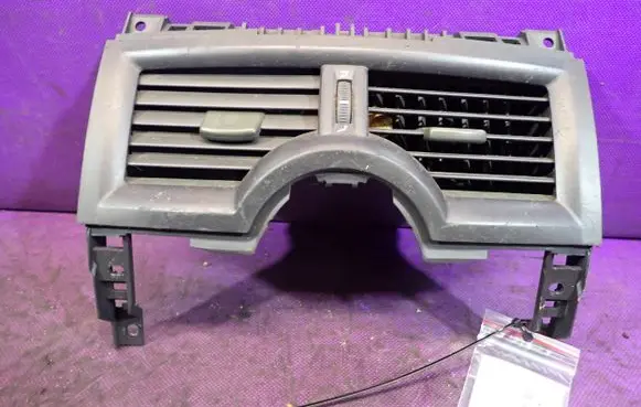 Dashboard side air vent grill/cover trim