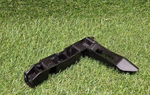 Audi TT TTS Mk2 Front bumper mounting bracket 8J0807184B