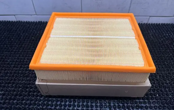 Audi A6 S6 C6 4F Air filter 058133843