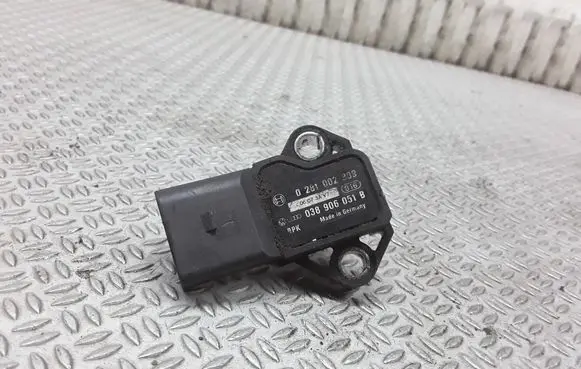 Volkswagen Golf Plus Air pressure sensor 0281002399 038906051B