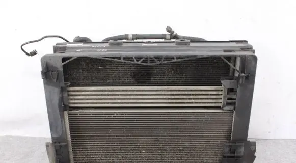 BMW 7 F01 F02 F03 F04 Coolant radiator 7570094 17117570094 7576827