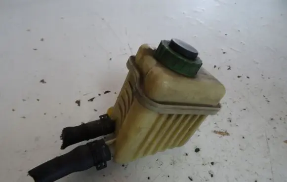 Audi Q7 4L Power steering fluid tank/reservoir