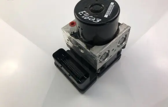 Volvo V60 ABS Pump 28526258303