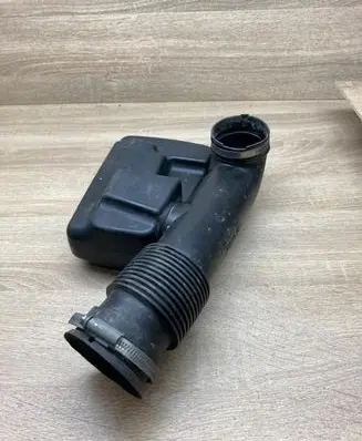 Opel Astra H Air intake duct part 24437914