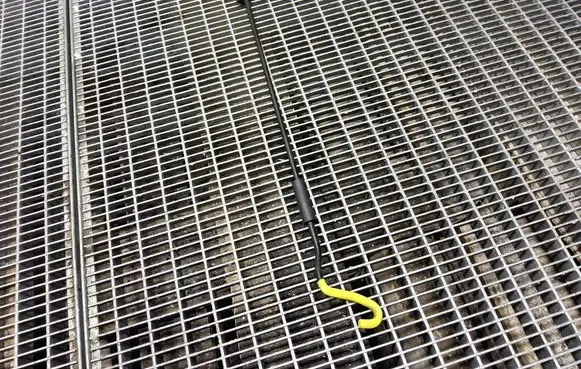 Audi A4 S4 B8 8K Engine bonnet/hood prop rod/strut 