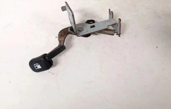 Chevrolet Kalos Fuel tank opening switch 