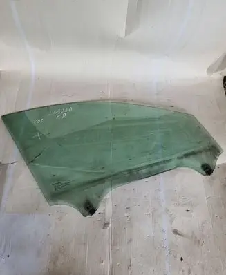 Renault Laguna III Front door window glass four-door 43R00049 E000292