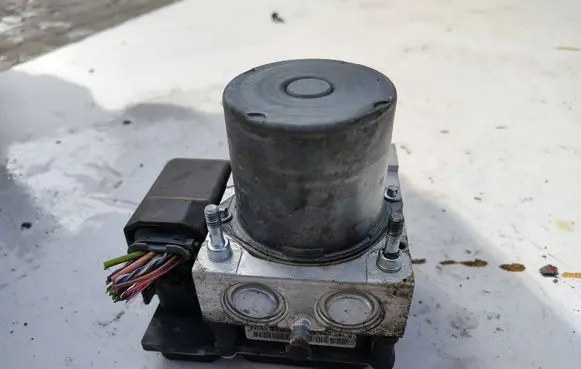 Peugeot 307 CC ABS Pump 9661887180