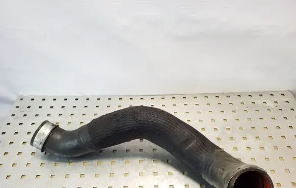 Chrysler 300 - 300C Intercooler hose/pipe 04861690AC