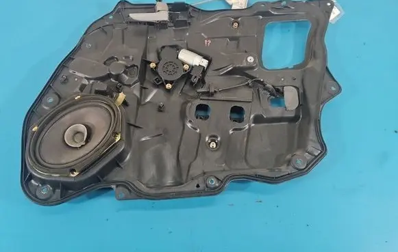 Mazda 3 I Front door window regulator with motor BP4K-5897X IMPRK1533451