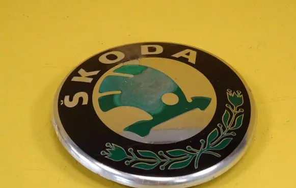 Skoda Octavia Mk2 (1Z) Manufacturer badge logo/emblem 1U0853621C