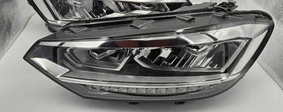 Volkswagen Touran II Headlight/headlamp 5TB941036B 5TB941035B VW223