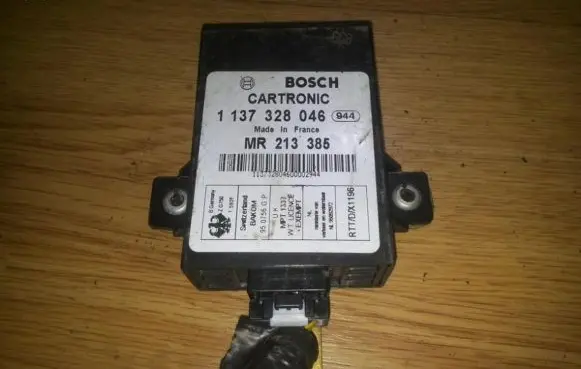 Mitsubishi Carisma Other control units/modules 1137328046 mr213385