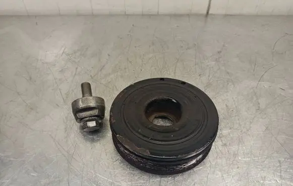 Opel Vivaro Crankshaft pulley 8200767762
