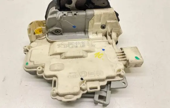 Audi A6 S6 C6 4F Front door lock 4F1837015E