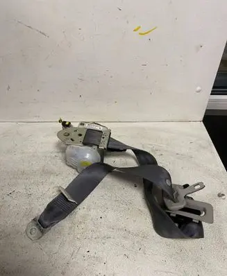 Lexus RX 450H Rear seatbelt 7R3930P 016543 M091601
