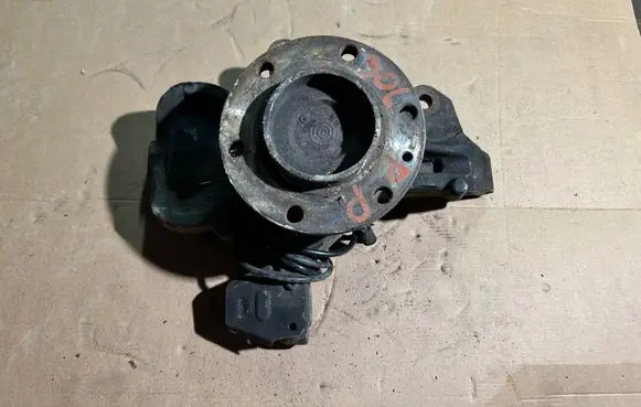 Mercedes-Benz Sprinter W906 Front wheel hub spindle knuckle