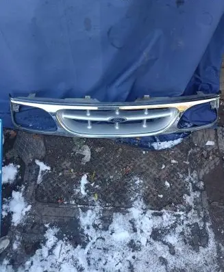 Ford Explorer Front bumper upper radiator grill FDGR414