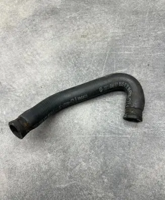 Audi A4 S4 B5 8D Coolant pipe/hose 05880702