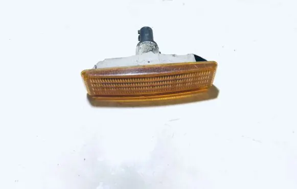 BMW 5 E39 Front fender indicator light 8360589 8360205
