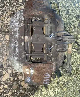 Mercedes-Benz ML W163 Front brake caliper
