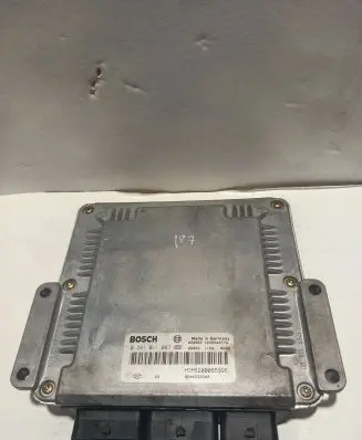 Volvo S40, V40 Engine control unit/module 0281011087