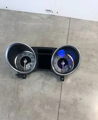 Speedometer (instrument cluster)