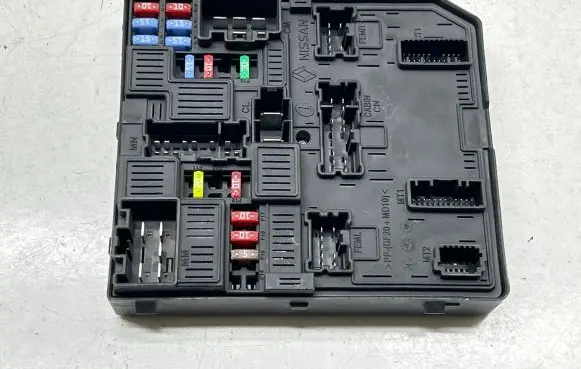 Nissan Pulsar Fuse module 284B73ZL0A 0854509572 58C311F08