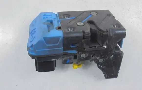 Volvo S80 Front door lock