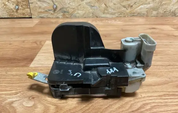 Alfa Romeo 147 Rear door lock B792
