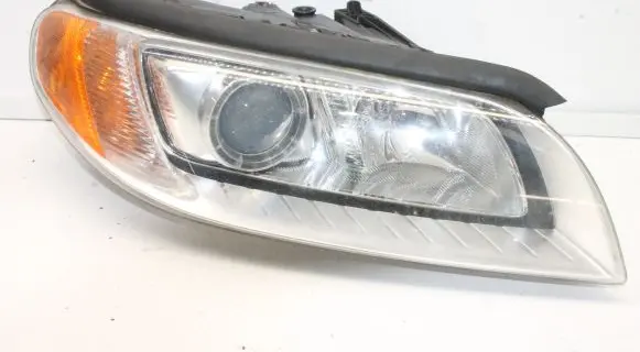 Volvo XC70 Headlight/headlamp 31353535 6948180