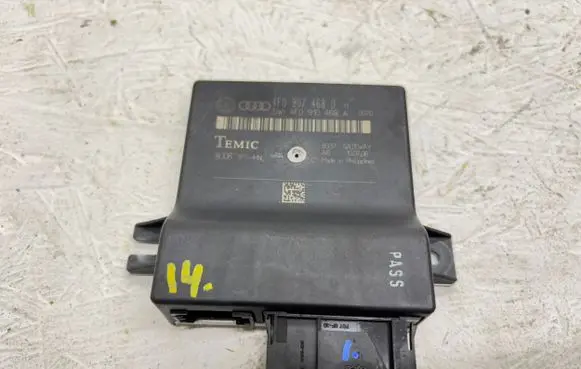 Audi A6 S6 C6 4F Gateway control module 4F0907468D 4F0910468A