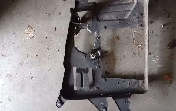 Chrysler Pacifica Gearbox mounting bracket 05062423BE 05062423
