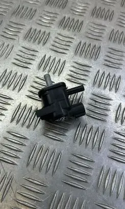 Lexus IS III XE30 Vacuum valve 9091012276